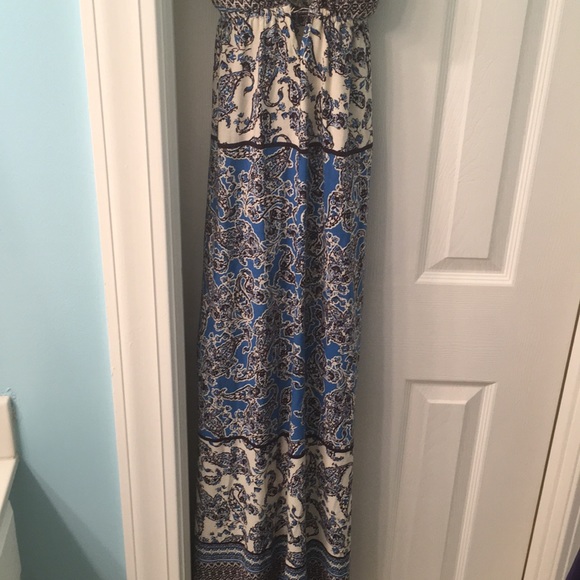 Formal dress - Picture 3 of 4